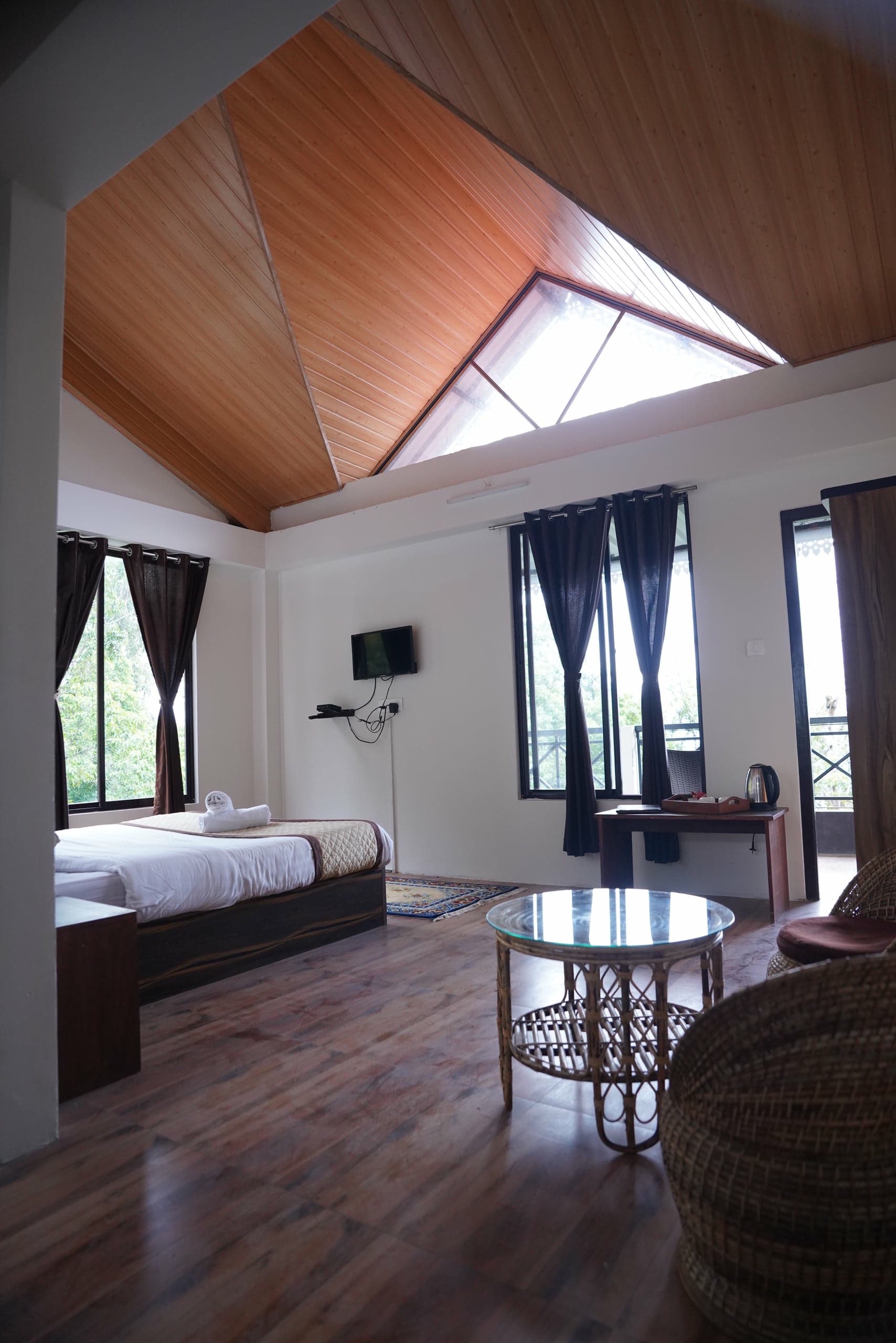 Double Room with Balcony - Image 2